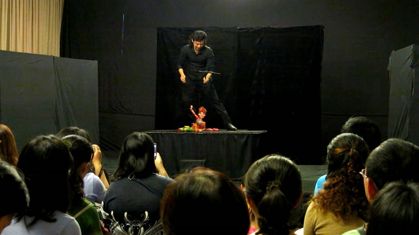Frankie performing at the Puppet House.